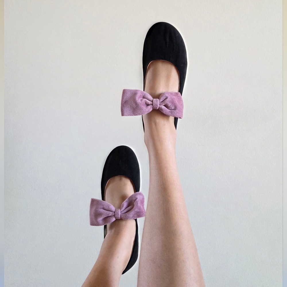 Elegant Black Flats with Purple Bow